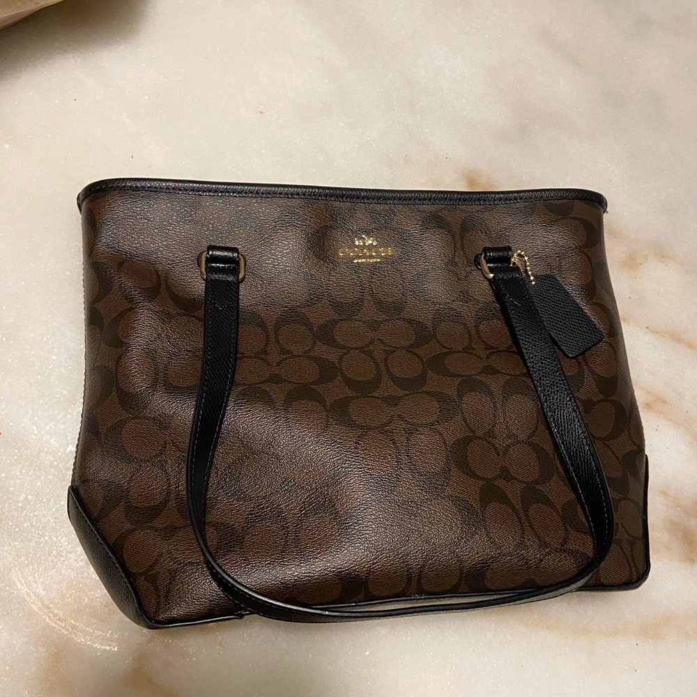 Coach Zip Top Tote signature